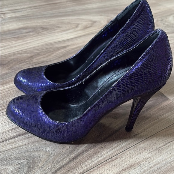 Le Chateau Purple Heels Elegant Court Style - Picture 2 of 4